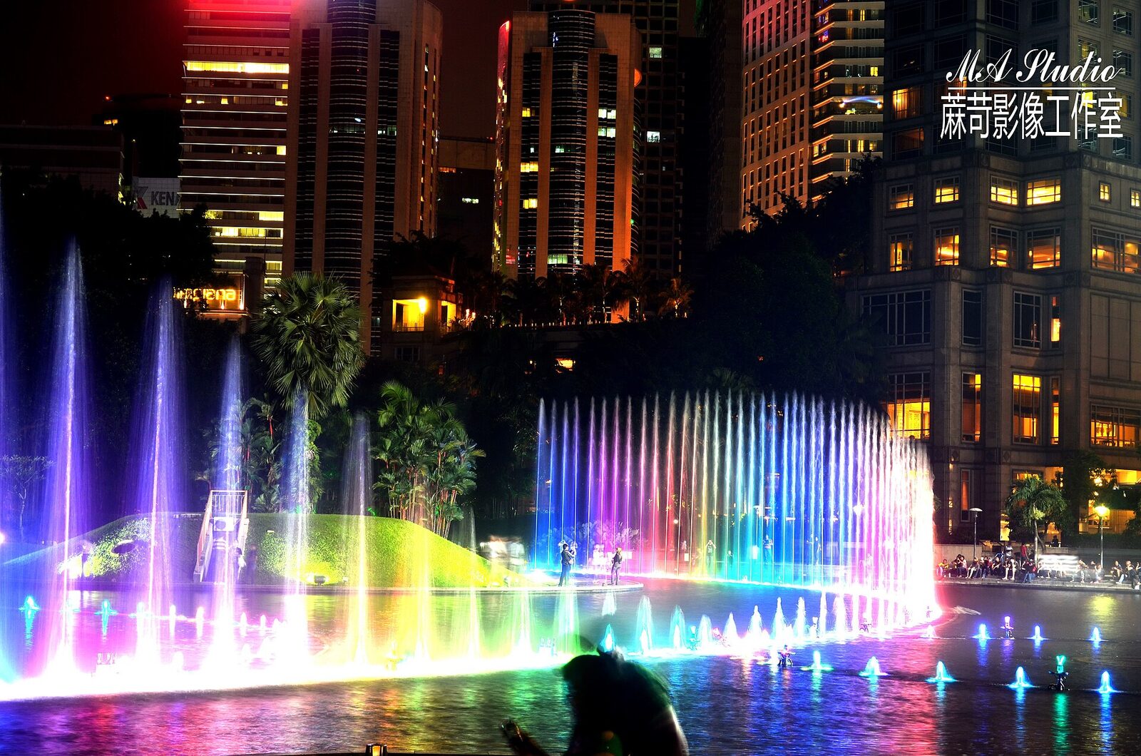 Lake Symphony fountain show at KLCC Park