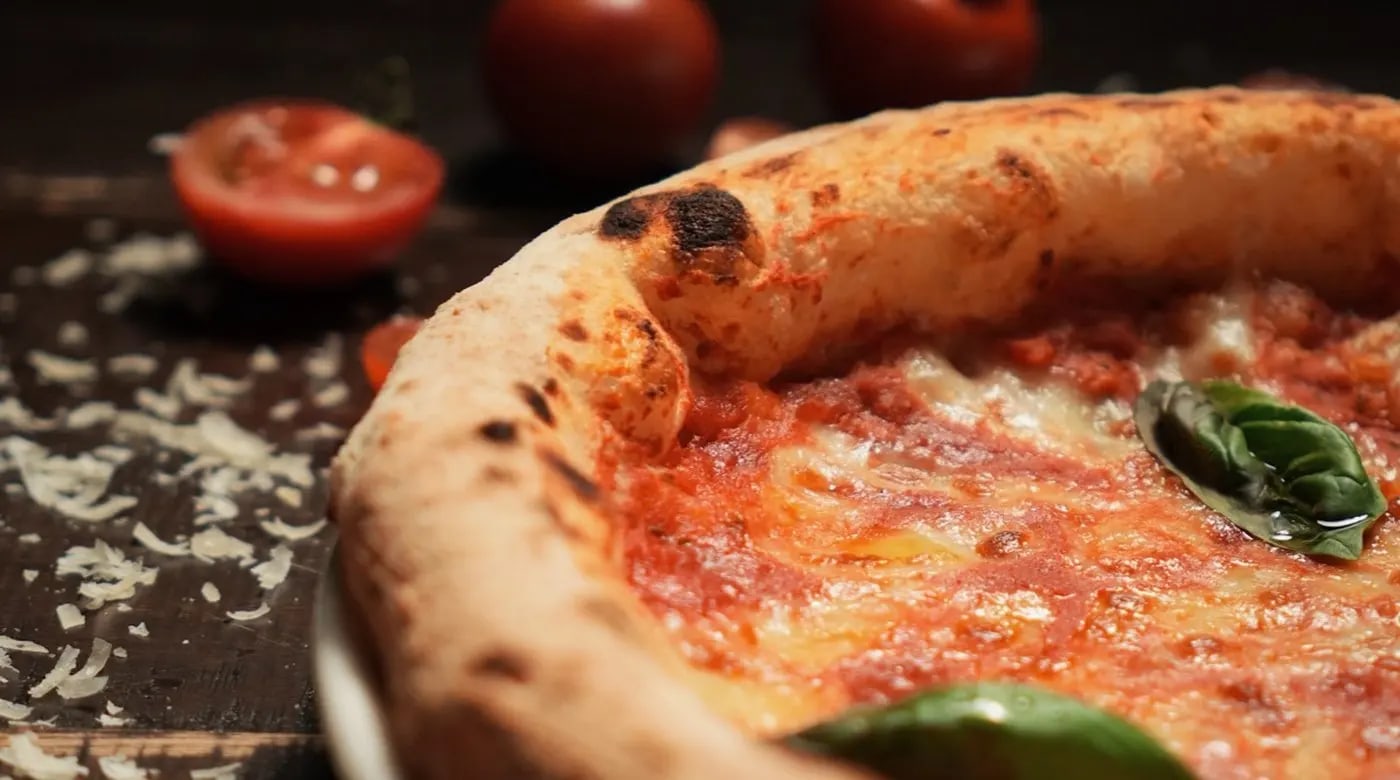Neapolitan pizza crust at Vincenzo's Pizzeria
